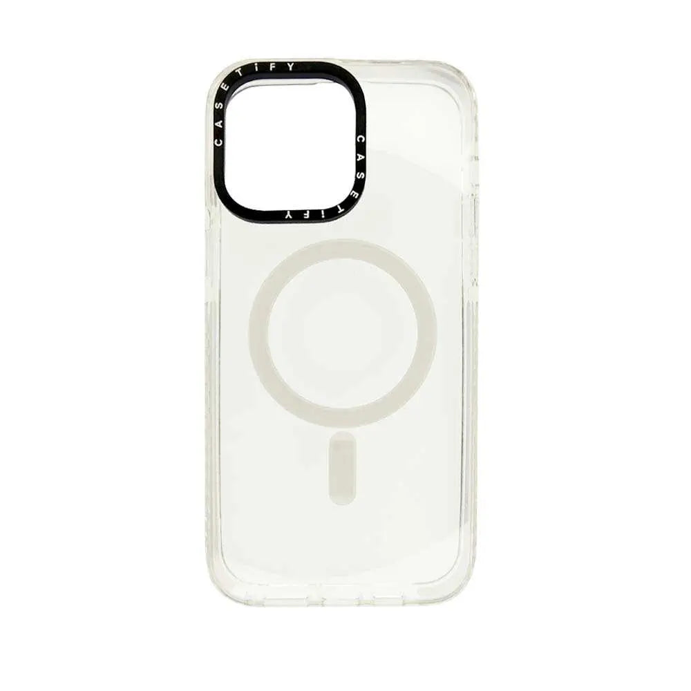 Estuche Casetify magnético blanco para iPhone 14 Plus, diseño elegante y protección avanzada.