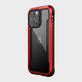 Estuche de protección Xdoria Raptic Shield Pro rojo para iPhone 13 Pro.